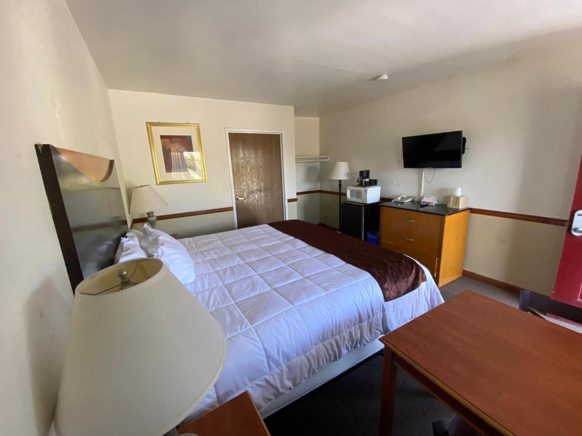 Town And Country Inn Santa Barbara Esterno foto