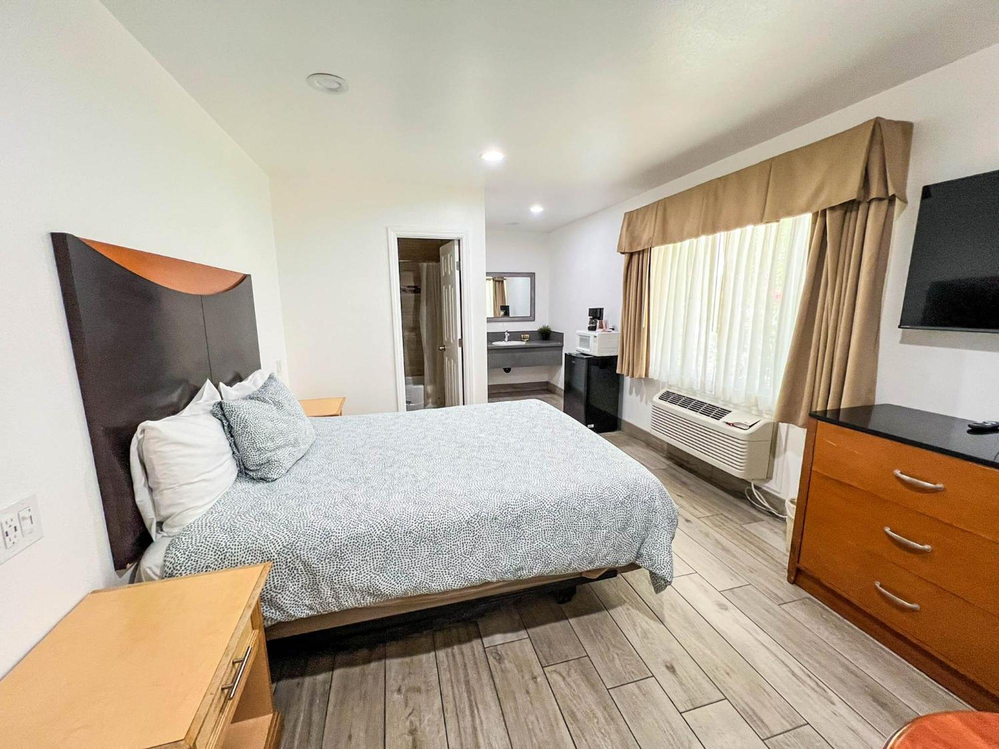 Town And Country Inn Santa Barbara Esterno foto
