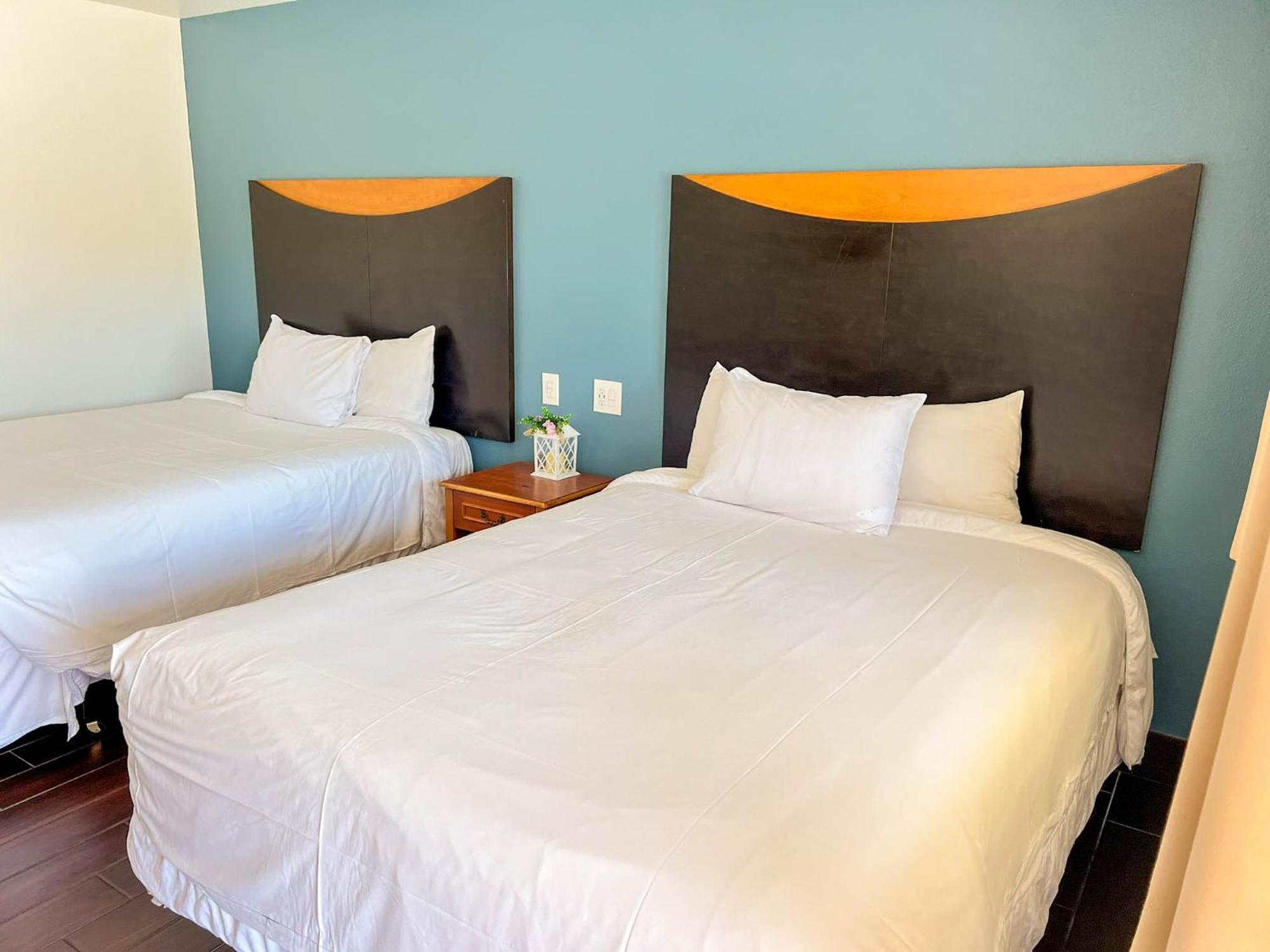 Town And Country Inn Santa Barbara Esterno foto