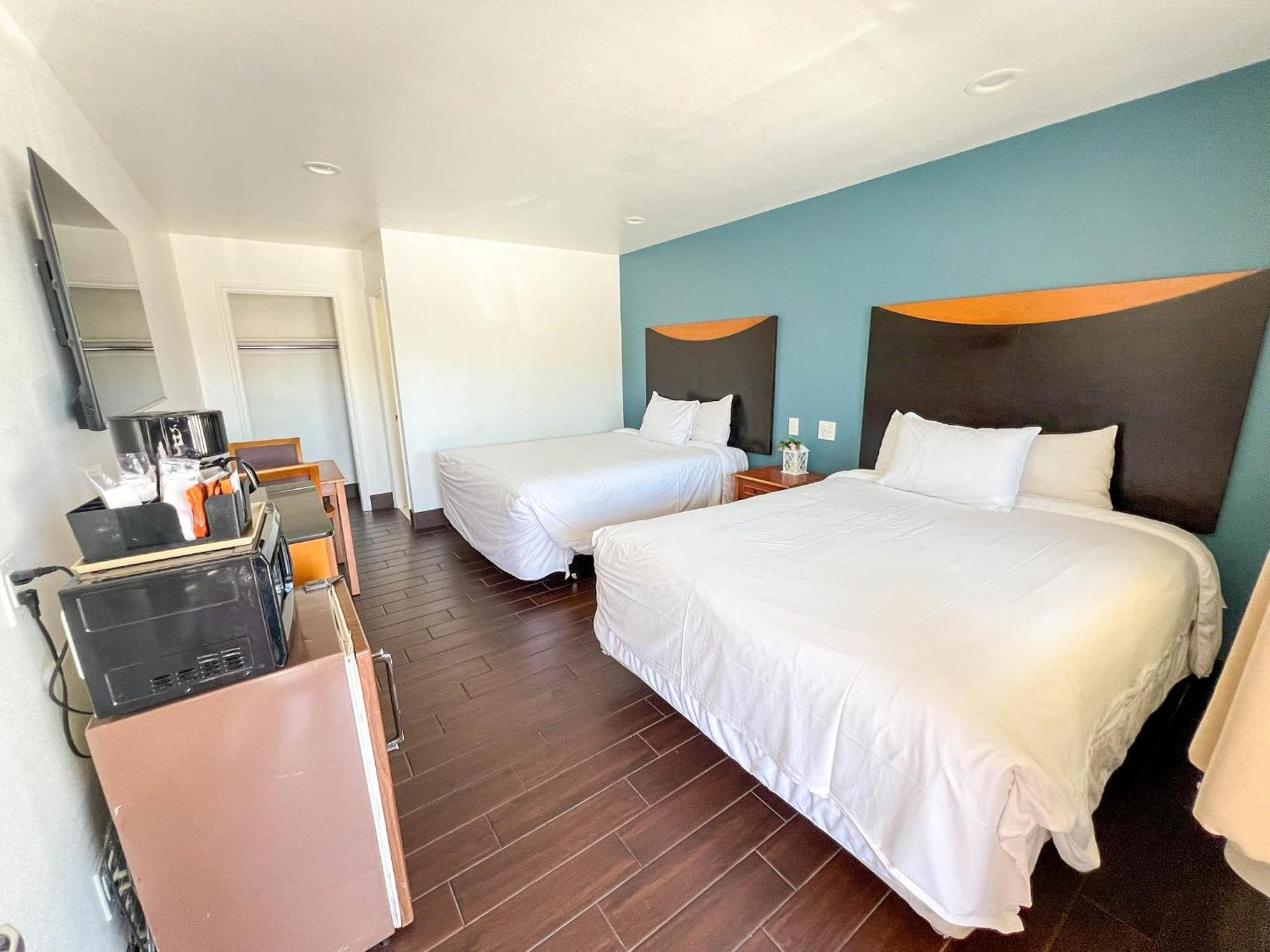 Town And Country Inn Santa Barbara Esterno foto
