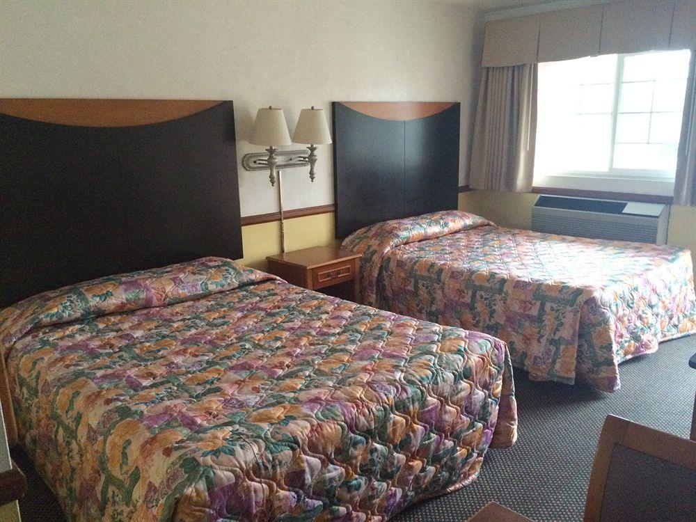 Town And Country Inn Santa Barbara Esterno foto