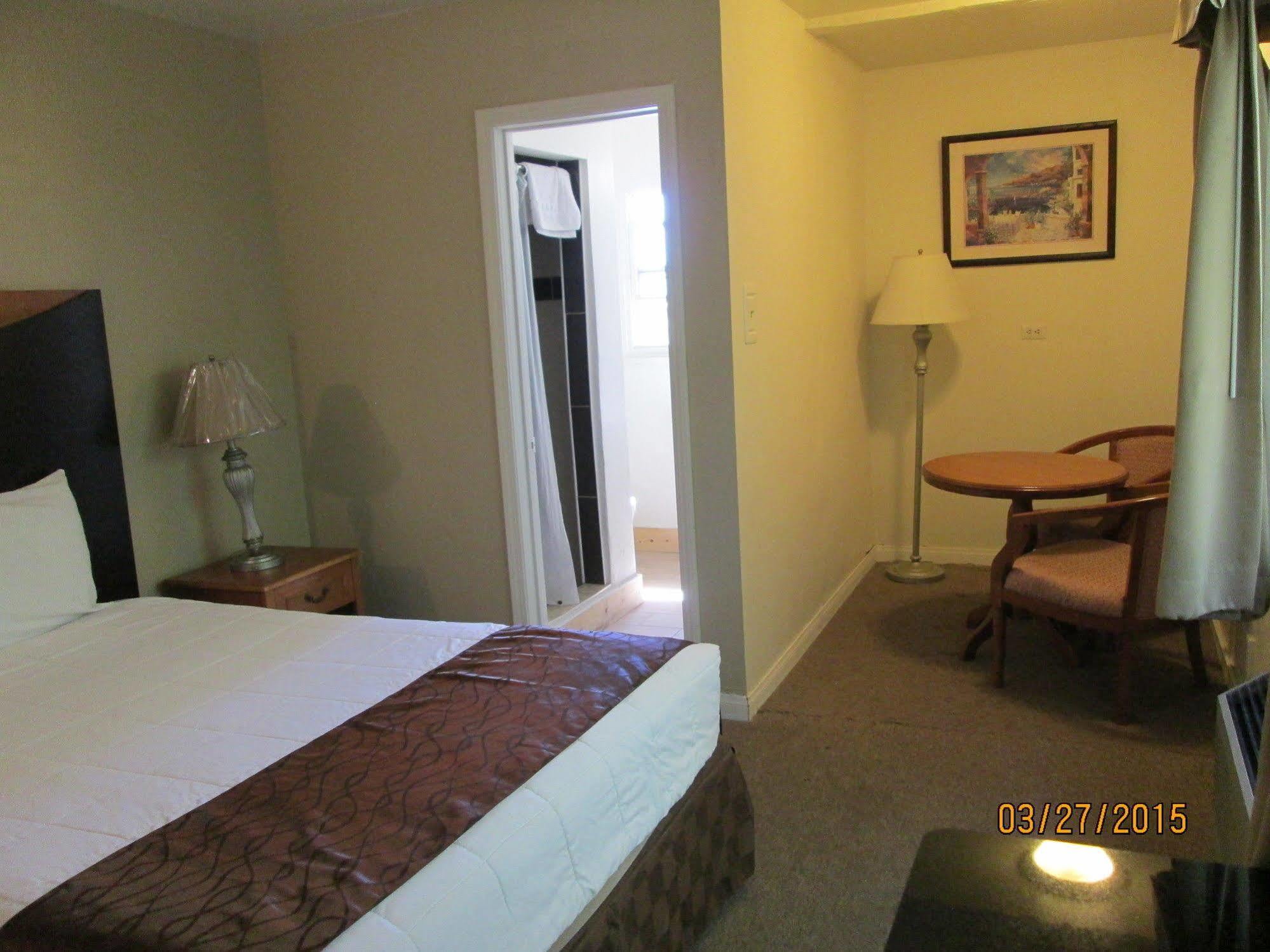 Town And Country Inn Santa Barbara Esterno foto